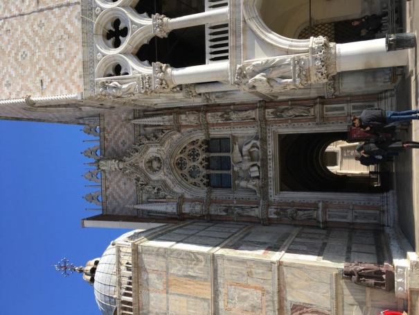 Ага... нам сюда) Сперва рассмотрим снаружи. Ага... нам сюда) Сперва рассмотрим снаружи.