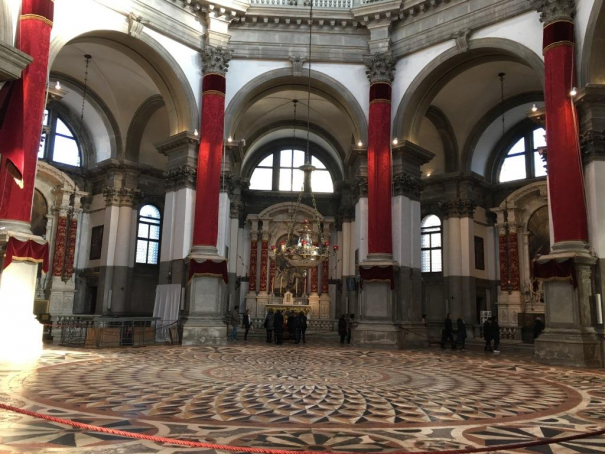 ближе только изнутри ближе только изнутри