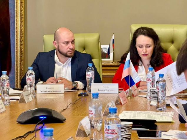 Обложка произведения 'Ассоциация содействует сохранению памятников истории в поддержку призыва президента РФ'