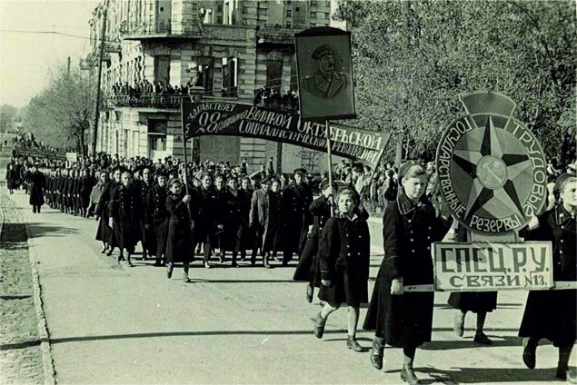 Обложка произведения 'ИСПОВЕДЬ СОВЕТСКОГО ЧЕЛОВЕКА. ВОЙНА И ДЕТИ, ПЕРЕЖИВШИЕ ВОЙНУ'